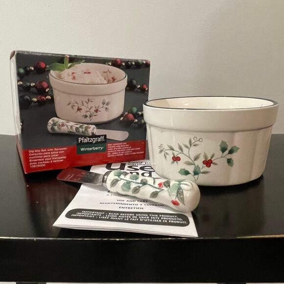 Pfaltzgraff NEW Sculpted Stoneware Winterberry Dip Mix Bowl Set and Spreader - Picture 9 of 10